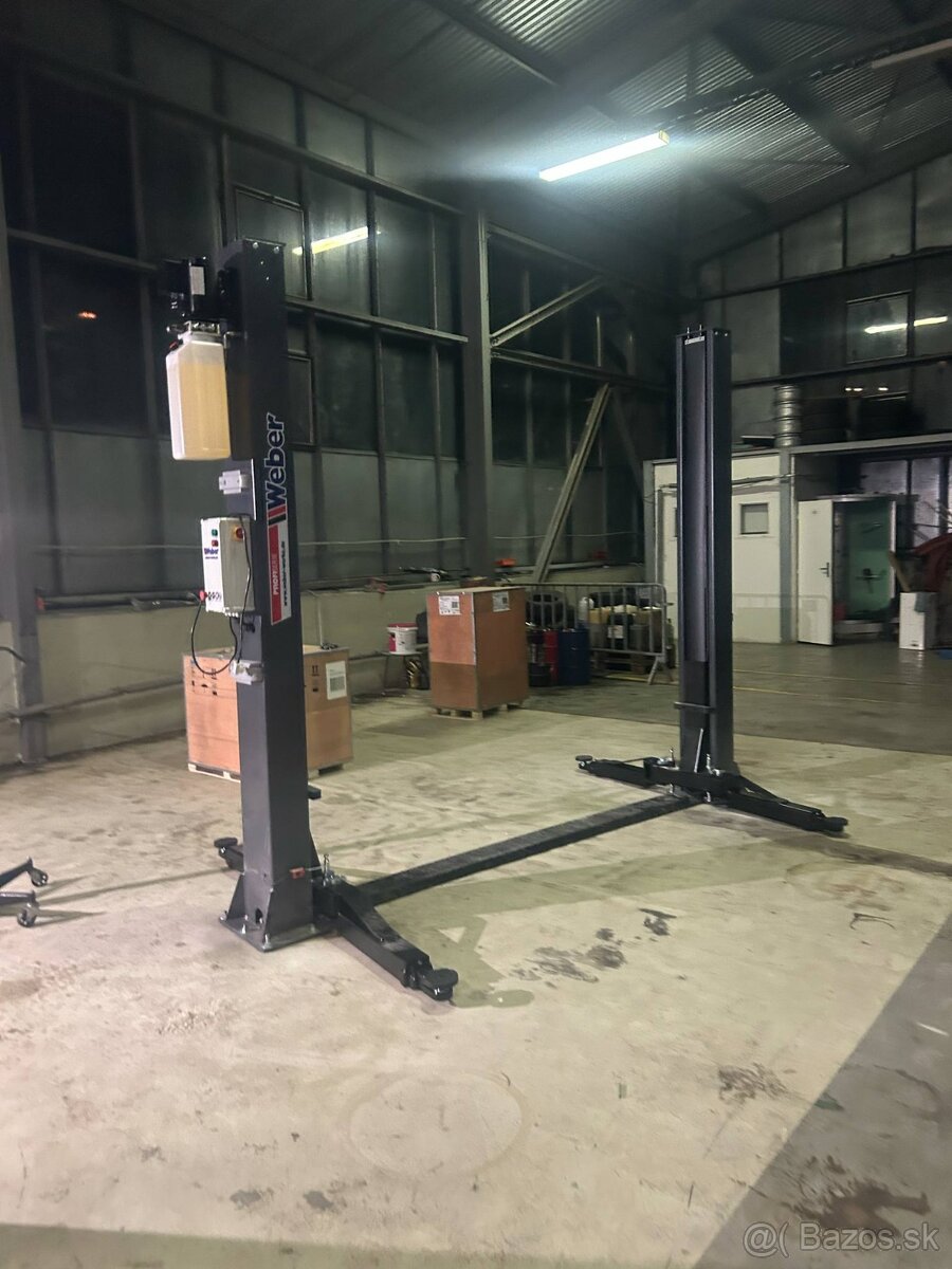 NEMECKÝ dvojstĺpový zdvihák 4.2 a 4.5T WEBER - AUTOMAT - 3