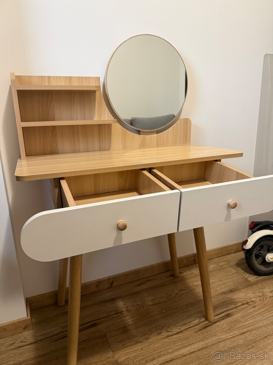 Predám krásny kozmetický stôl - 3