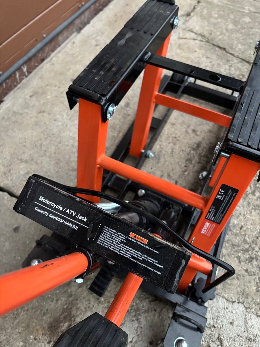 Predám hydraulický zdvihák na motorku / ATV – 680 kg - 3