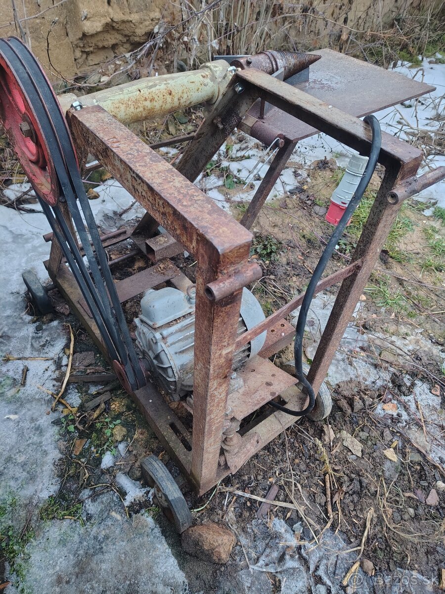 Štiepačka dreva - 3