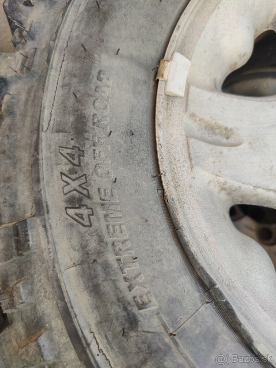 Trekker 235/75 R15 6x139,7 Ssang yong