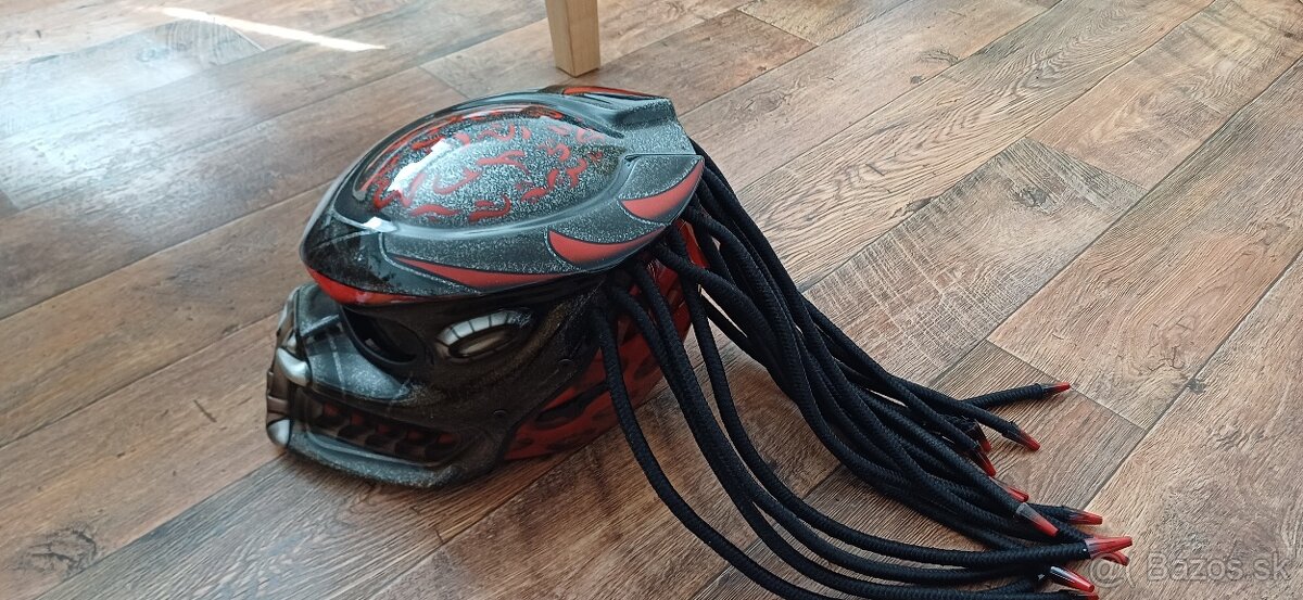 Predátor Prilba - 3