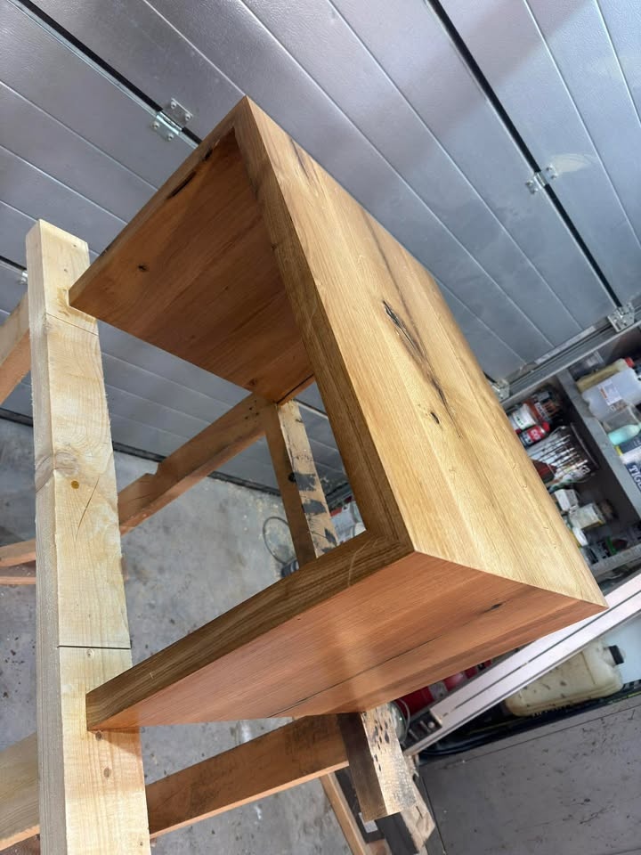 konferenčný stolík z masívu-DUB - 3