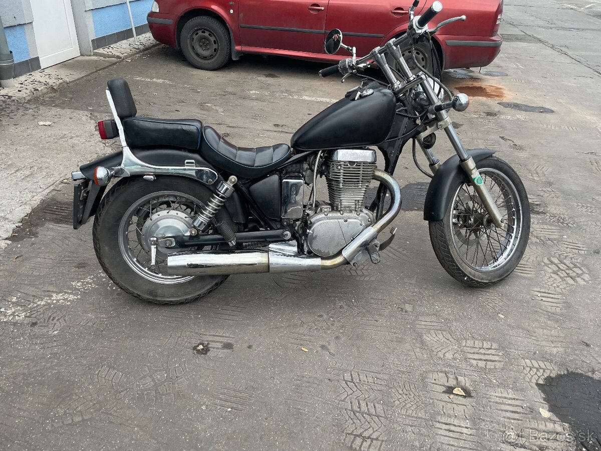 Suzuki Savage 650 - 3