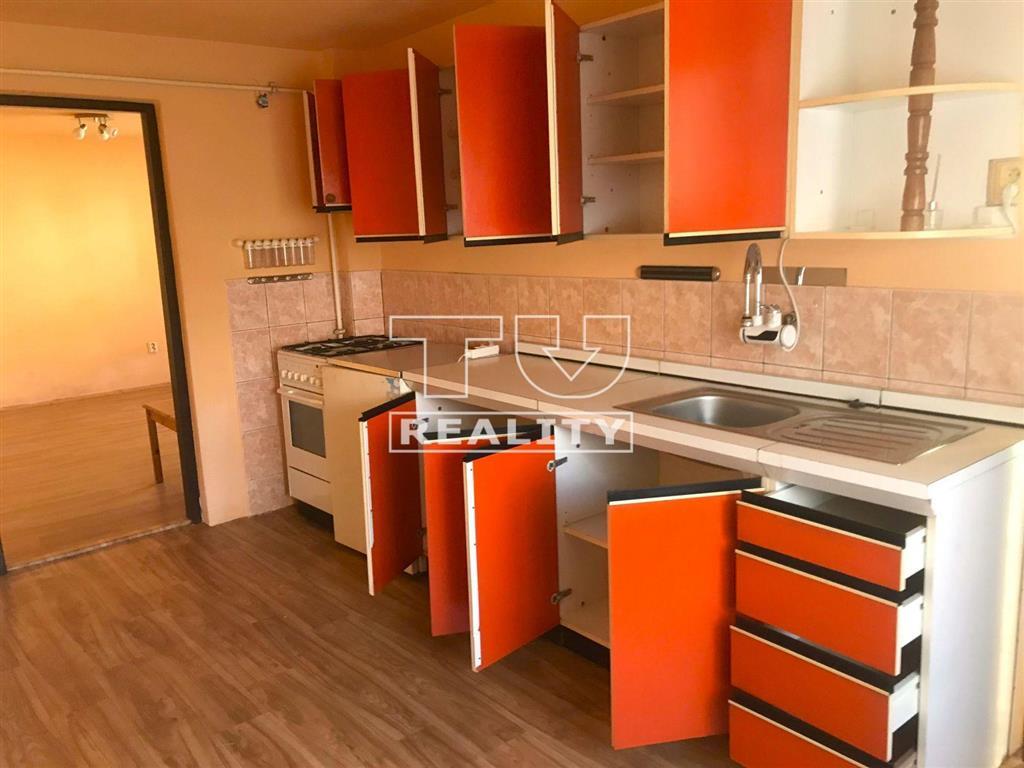 Na predaj rodinný dom v Choči s pozemkom 1905 m2 - 3