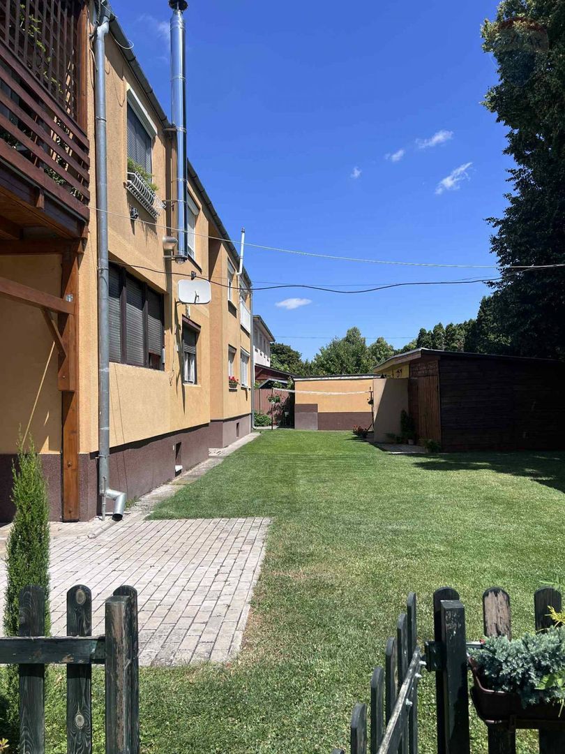 PREDAJ:3 izbový byt s garážou a záhradkou, blízko centra mes - 3