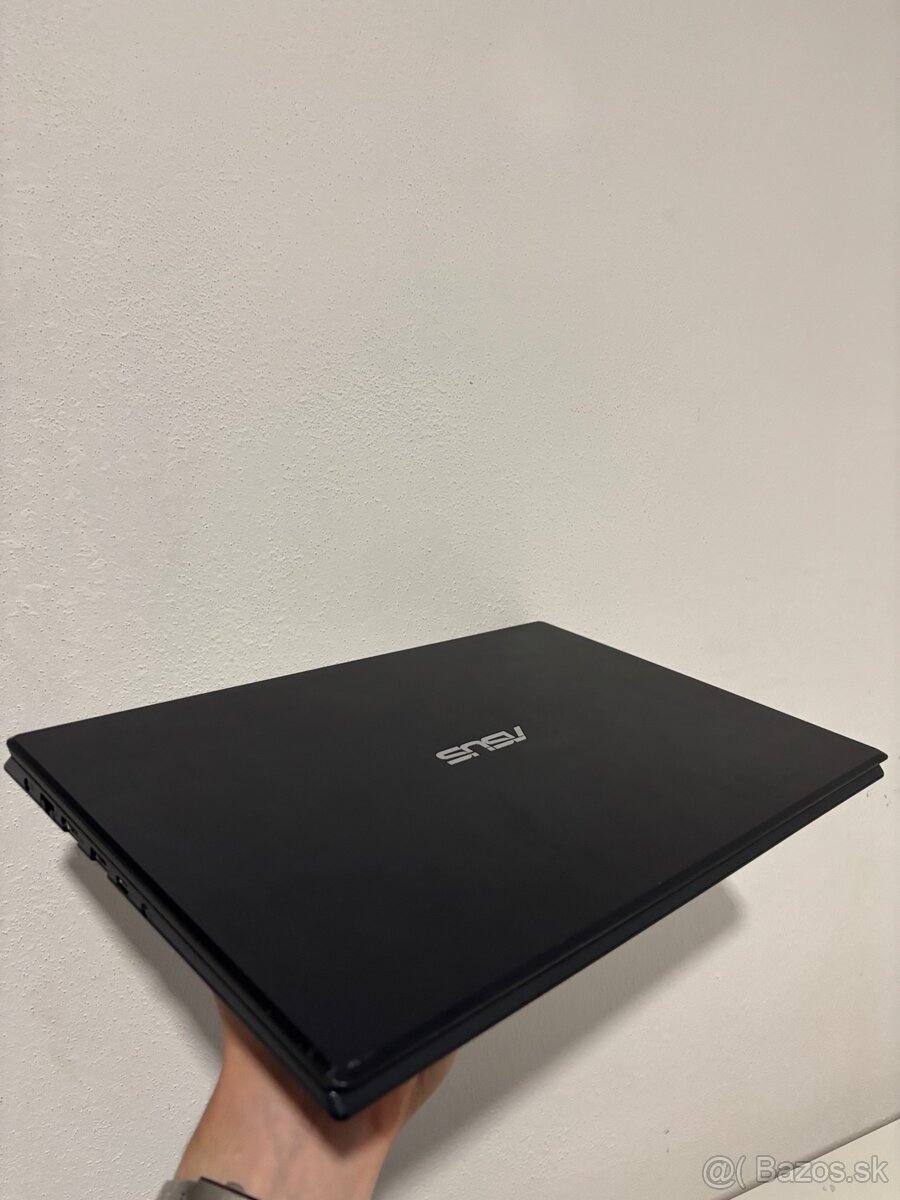 Asus VivoBook - 3