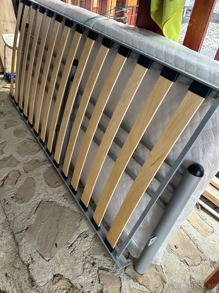 Telka, posteľ,stoličky - 3