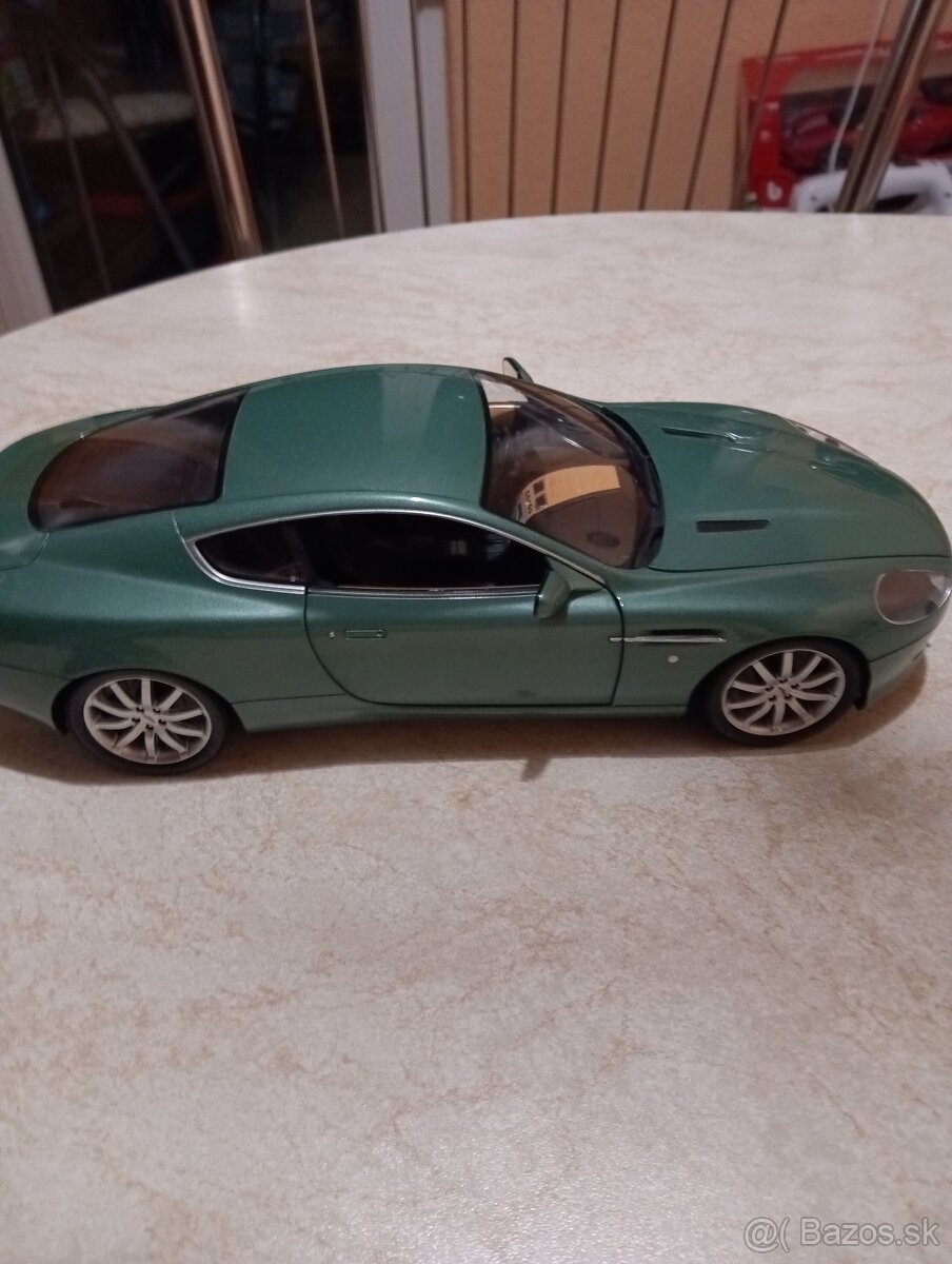 Predám Aston Martin DB9 Minichamps - 3