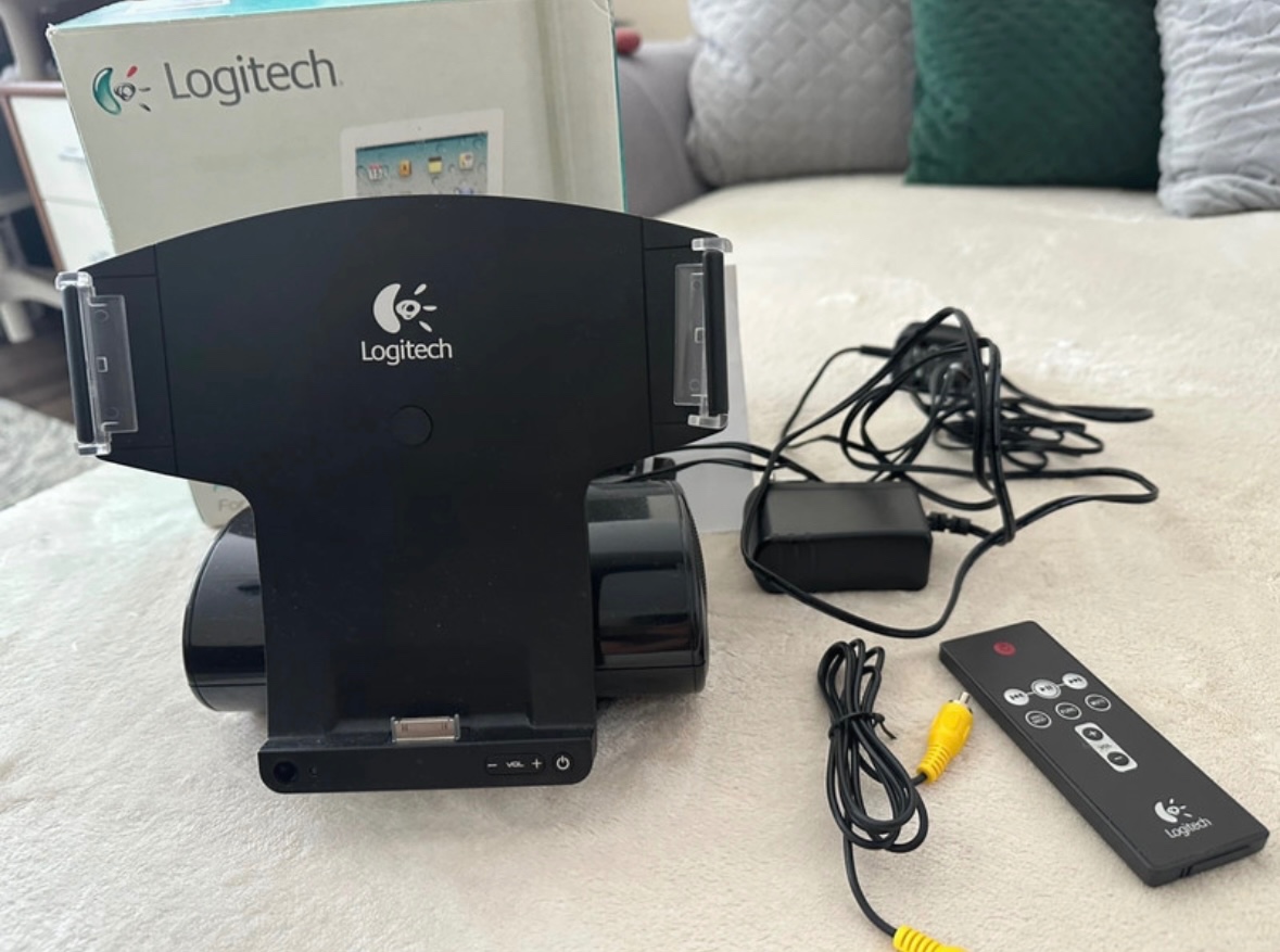 Stojan na iPad s reproduktormi - 3