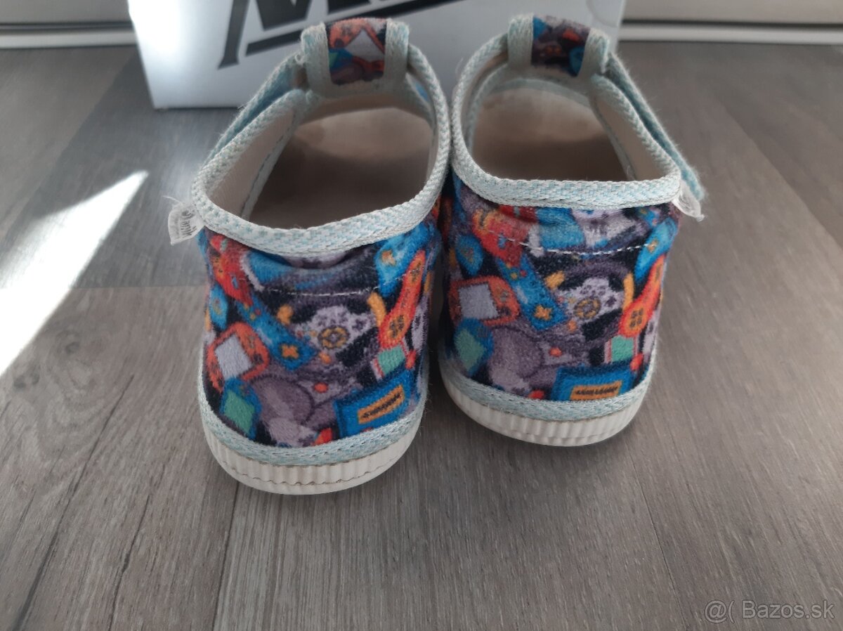 Papucky zn. Manik v. 27 - 3