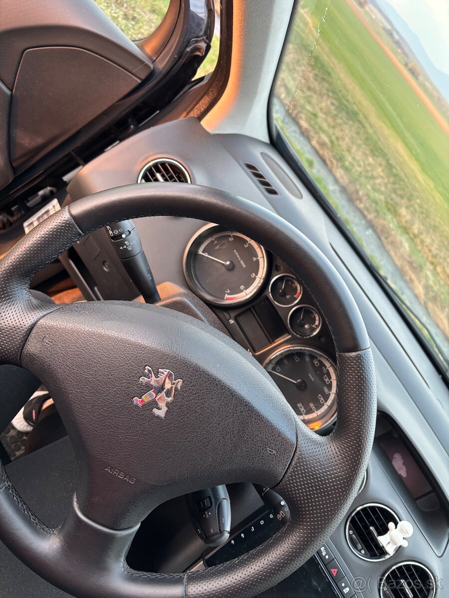 Predám peugeot 308 1.4E 5P - 3