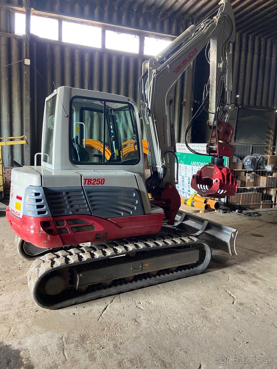 Takeuchi TB 250 - 3