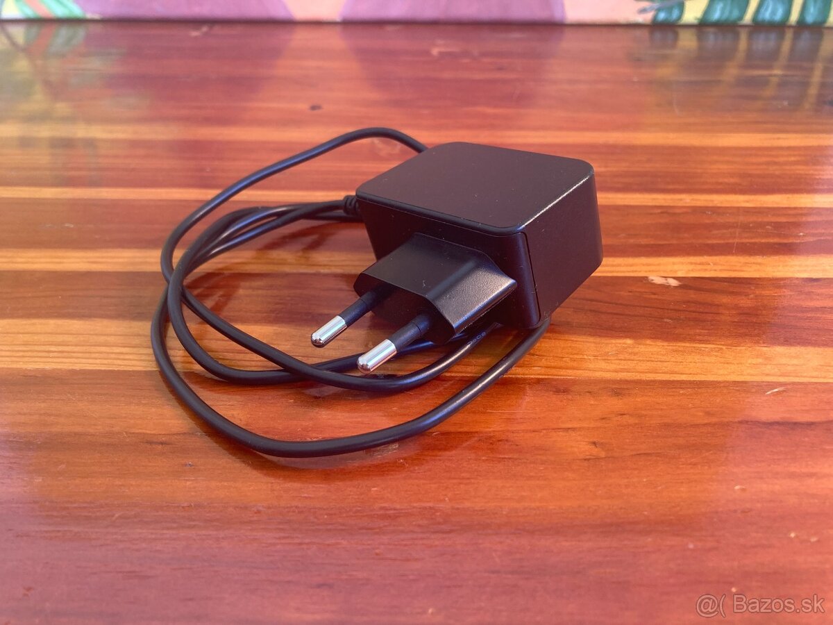 Adaptéry 9V 1A - 3