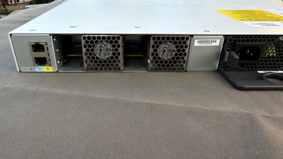 Cisco switch C9200L-24T-4G-E - 3