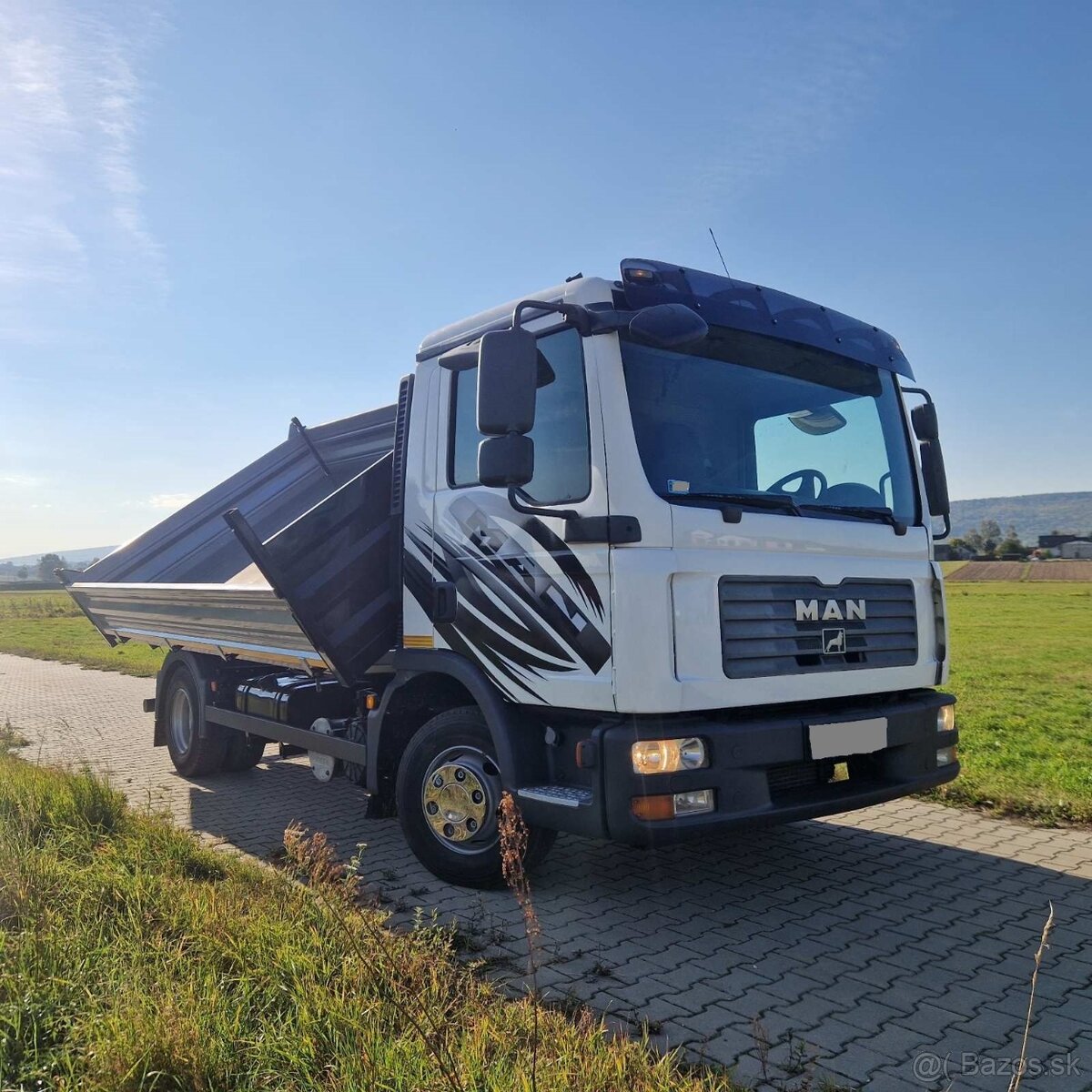 MAN TGL 12.240 Trojstranný sklápač S3 - 3