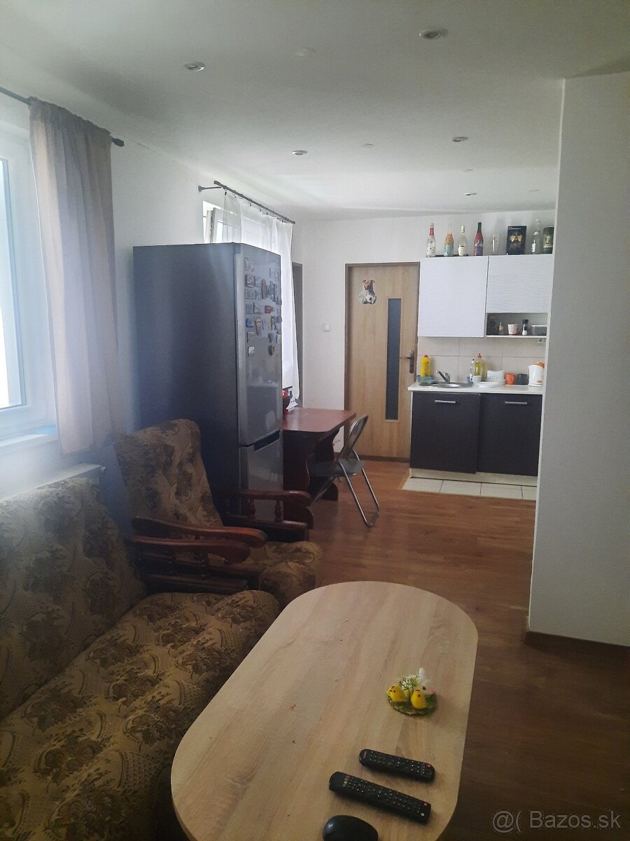 Predám 4 izb.rodinny s.v Zelenči blízko od Trnavy - 3