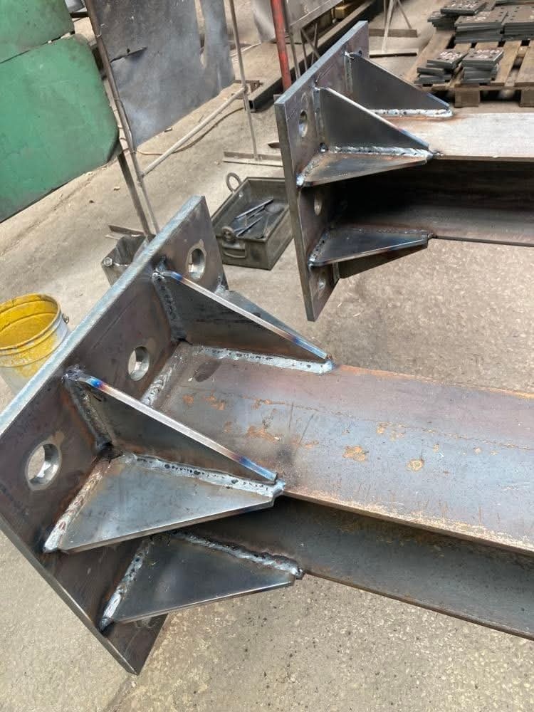 HĽADÁM PRÁCU ZVÁRAČ CO2 - 3