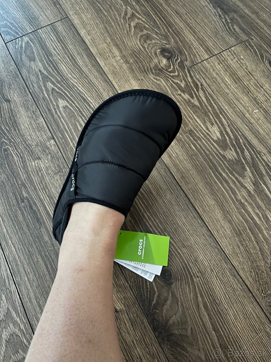 🥶➡️🔥 Nové Zateplené Papuče CROCS Neo Puff Slipper (42 – 43 - 3
