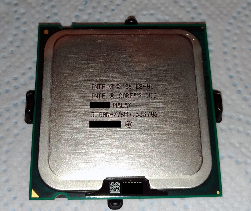 Predám Intel Core 2 Duo E8400 - 3