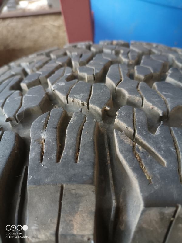 33x12,5 r15 BF Goodrich A/T KO2