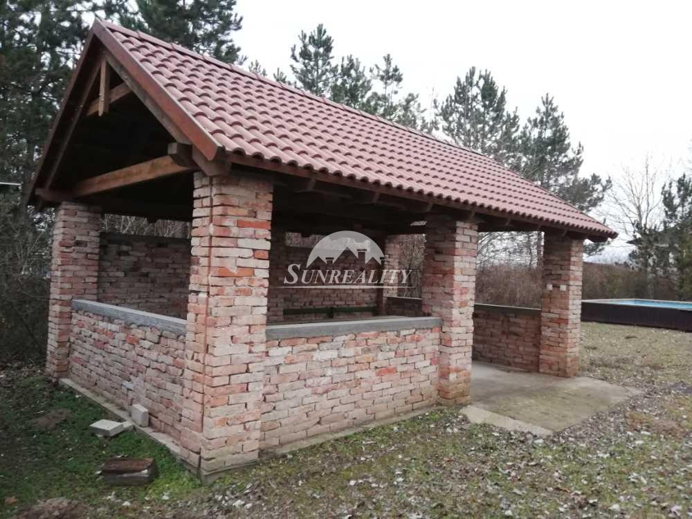 ZNÍŽENÁ CENA LEN U NÁS Predám - Chata s viničnou pivni - 3