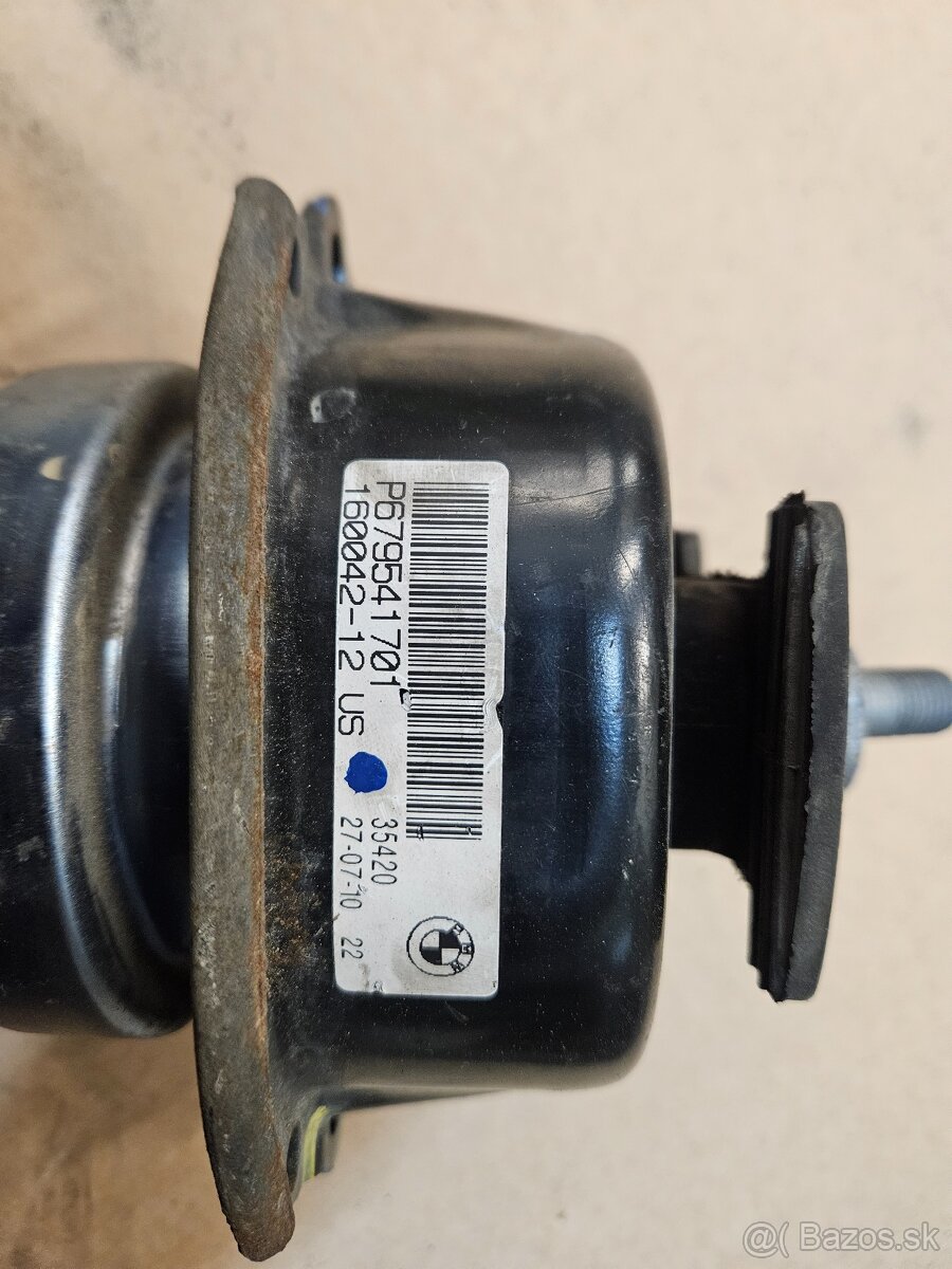 Ponúkam na predaj silentblok motora Ľavý soferovy X6 - 3