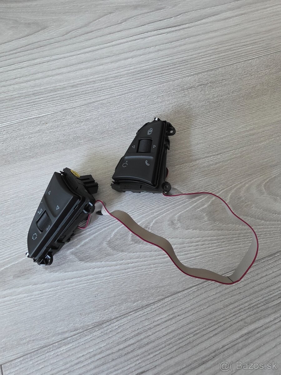 Tlačítka multifunkčního volantu Škoda 5E0919719L - 3