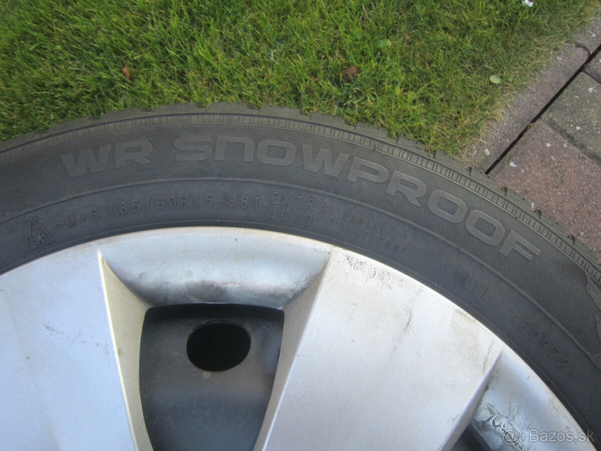 185/60R15 zimne pneu Nokian s plechovimi diskami Fabia 3 - 3