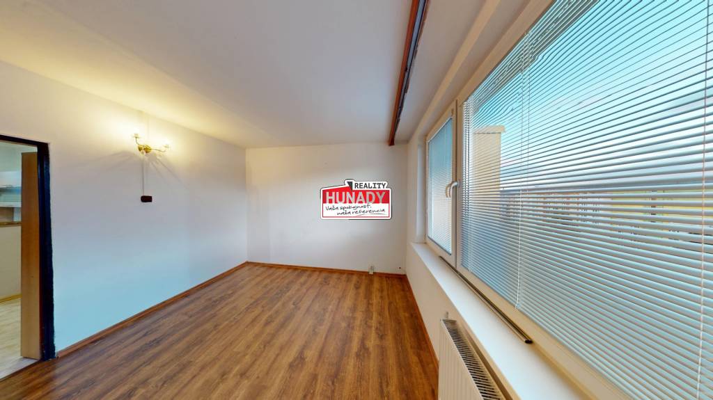 (76 m²) 3i BYT S LOGGIOU V SRDCI SÍDLISKA MIER - 3