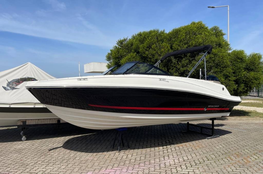 Bayliner VR5E / 2023 nové plavidlo - 3
