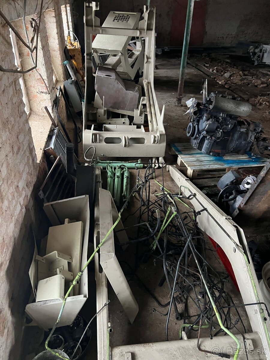 Locust 750 (unc) - 3