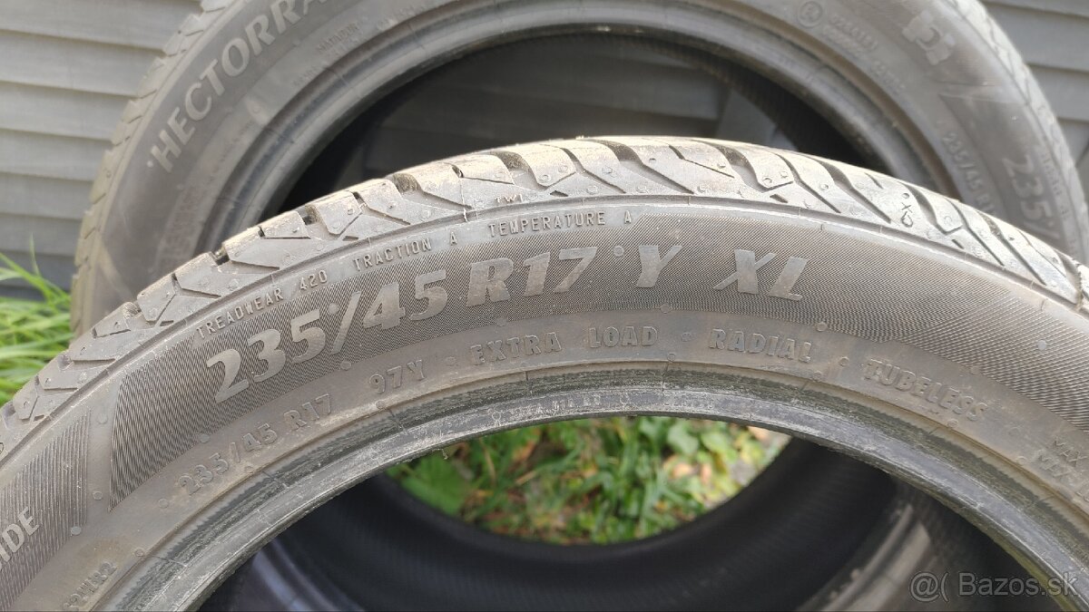 Matador 235/45R17 - 3