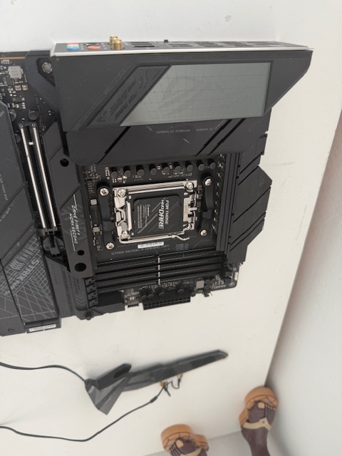 Asus ROG STRIX X670E-F GAMING WIFI - 3