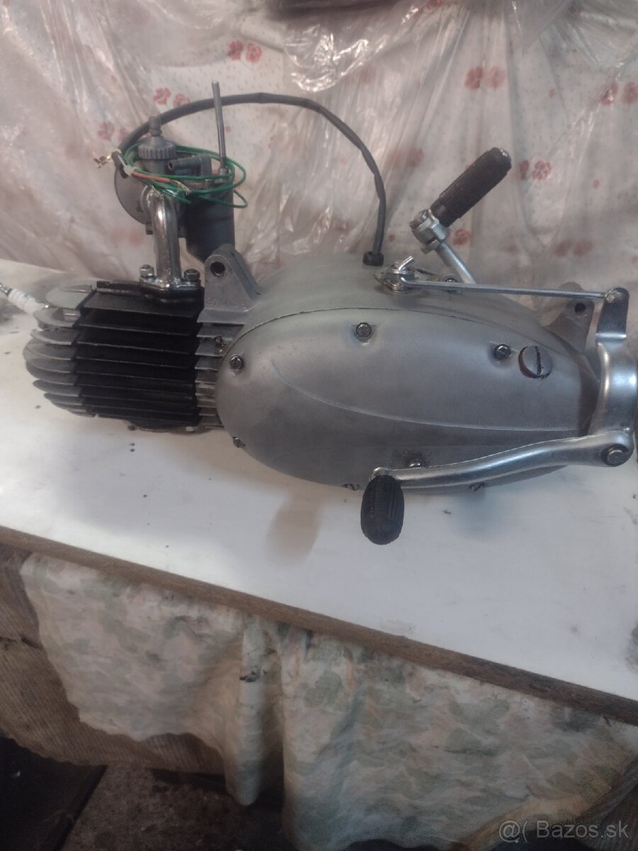 Predam motor Jawa 555 po kompletnej GO - 3