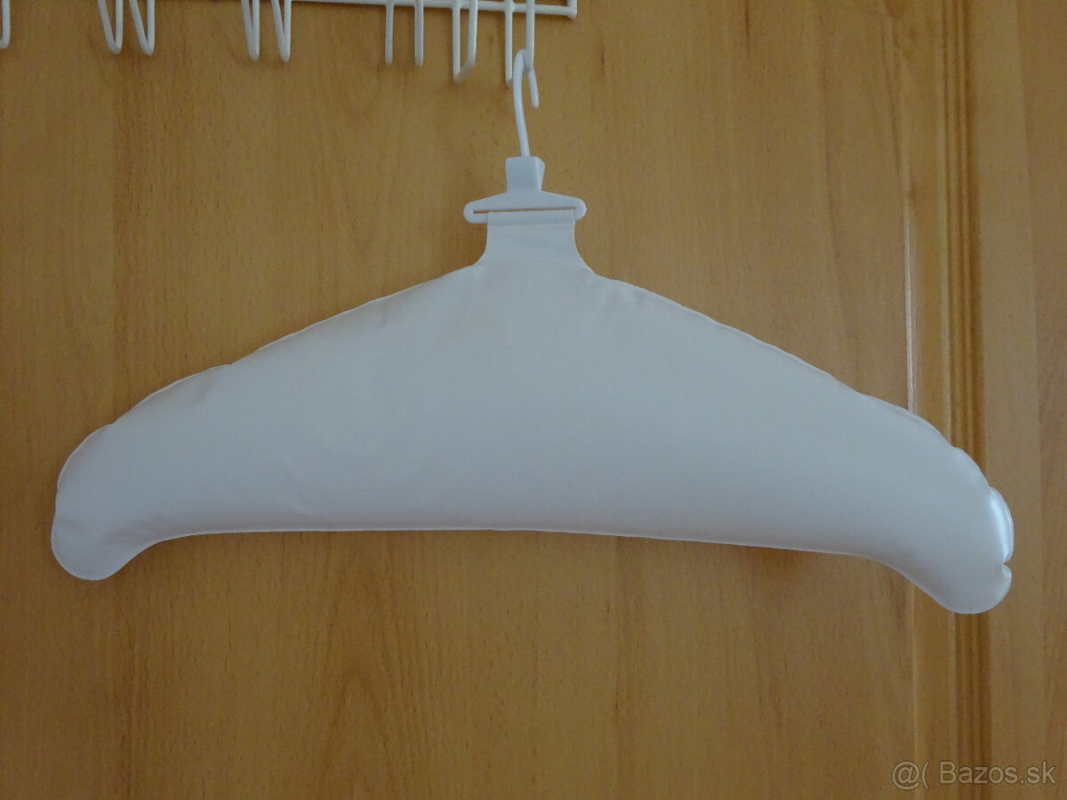 Nafukovacie vešiaky - 3