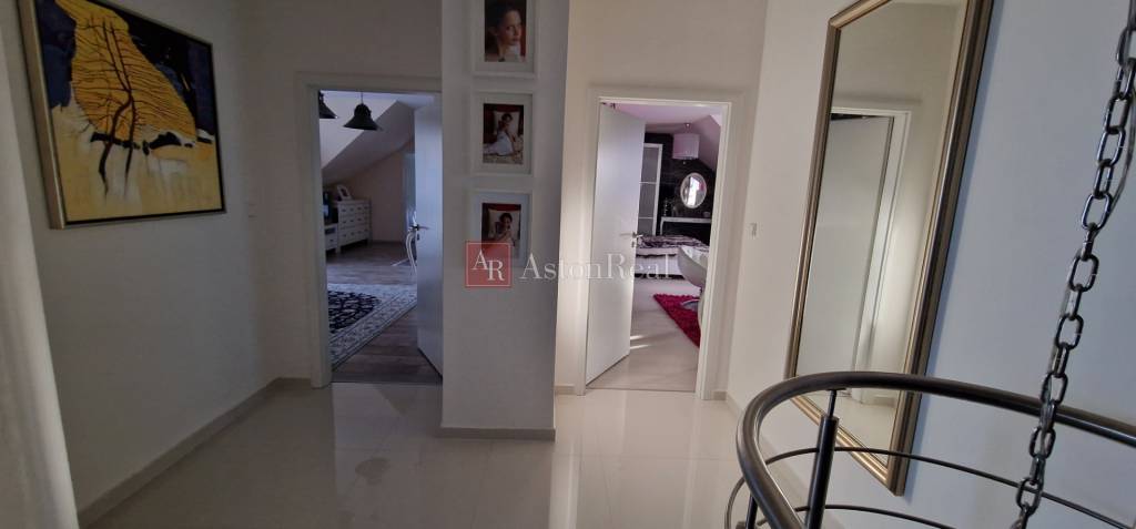 Luxusný  apart.  Vys. Tatry - Veľká Lomnica, 7 izieb, 321 m2 - 3