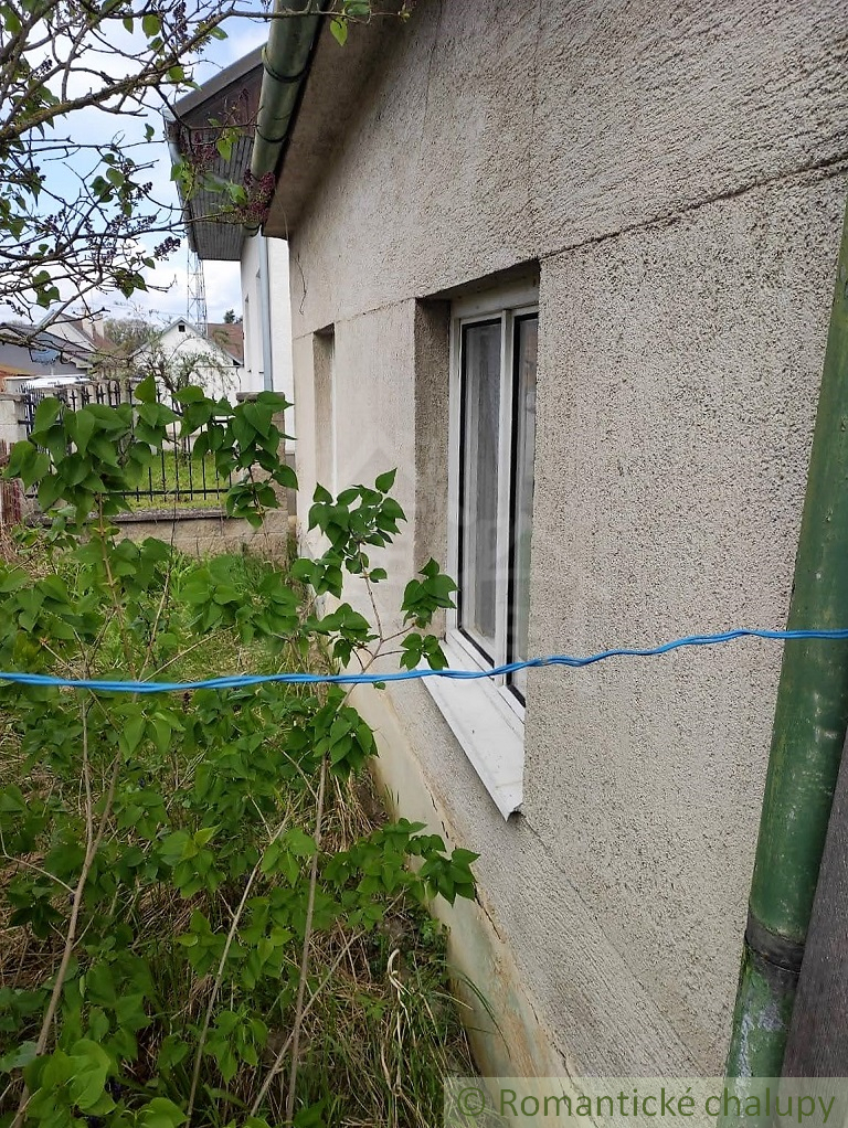 Pozemok 380 m2 so starším domom 55m2 so začatou rekonštruk - 3