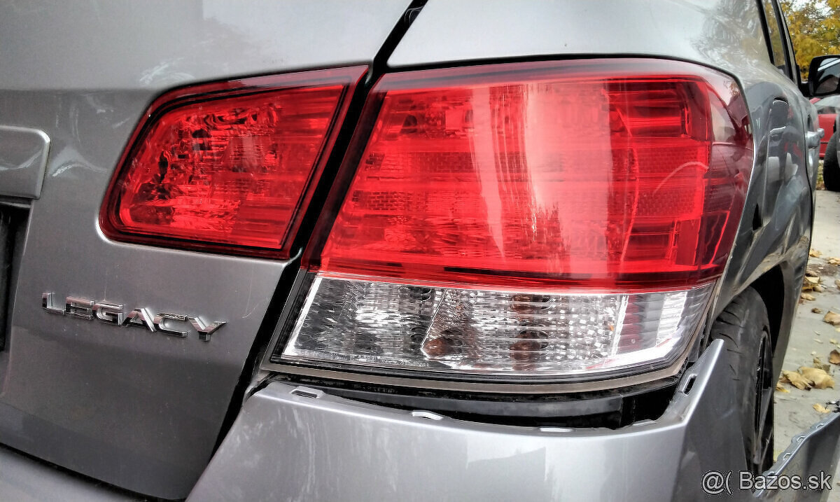 SUBARU LEGACY 2.5 AWD 2010 predám MOTOR EJ25 123kW, DVERE, P - 3