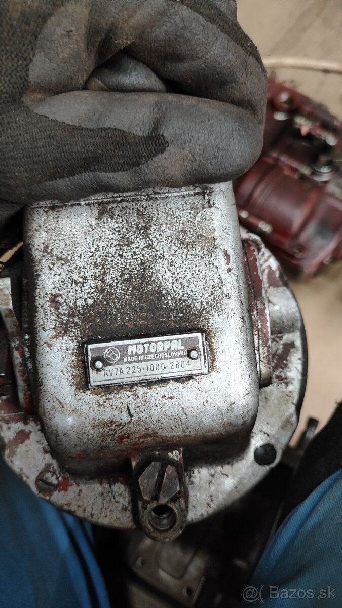 Zetor-Avia- vstrekovacie cerpadla - 3