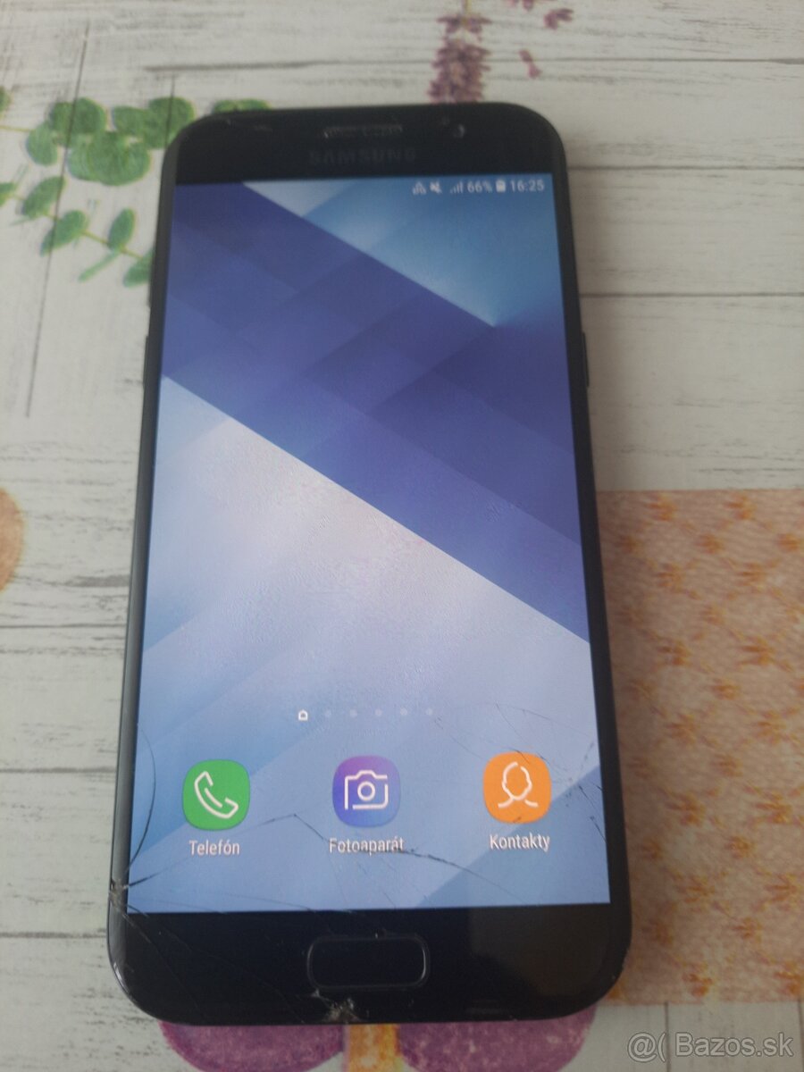 Samsung Galaxy A - 5 Povered BY Android - 3