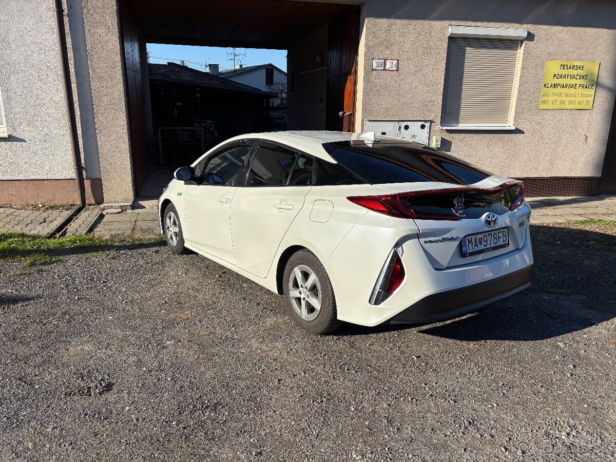 Toyota Prius PHV - 3