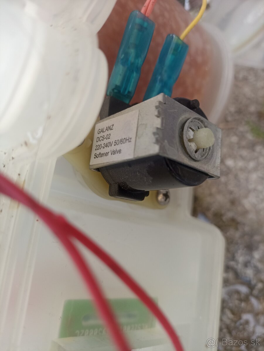 Rozpredám umývačku 45 na diely - 3