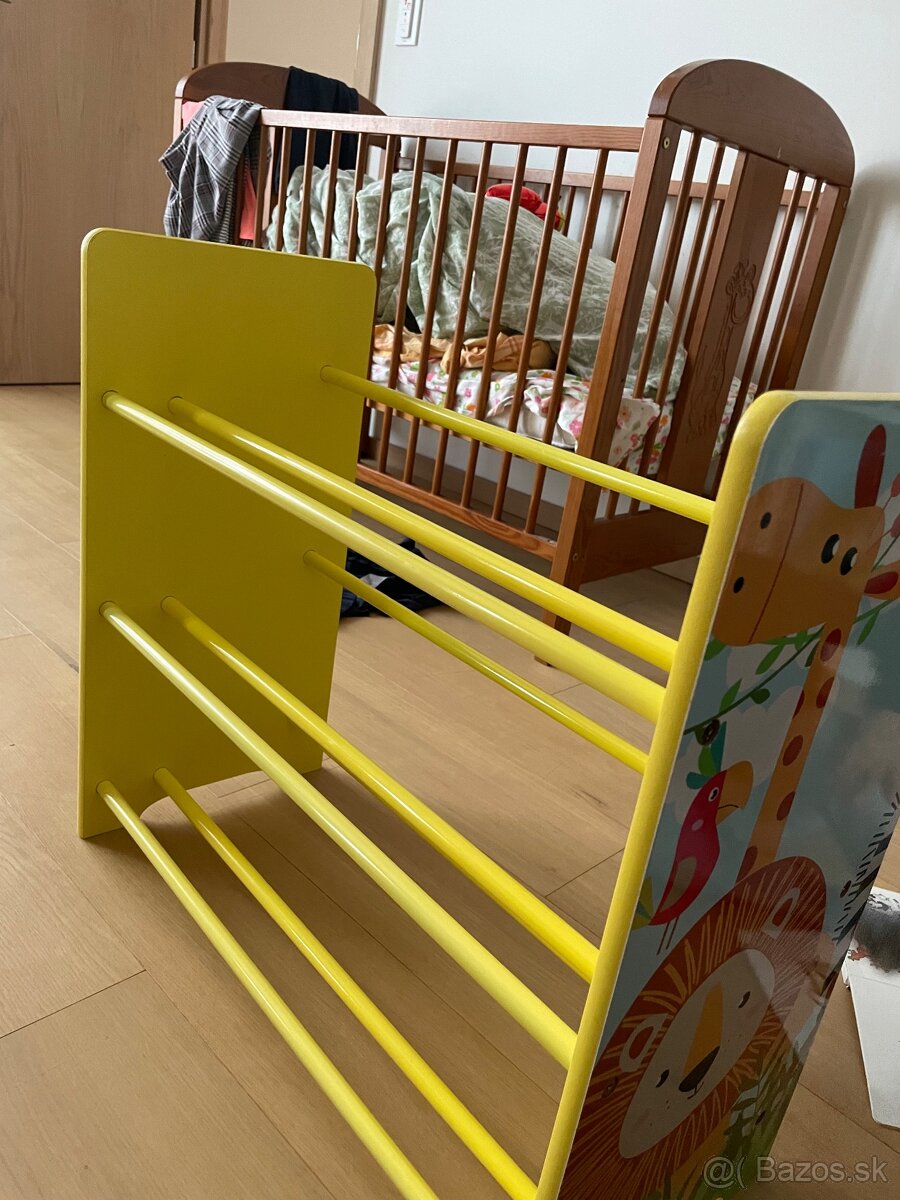 Polička na knihy - 3