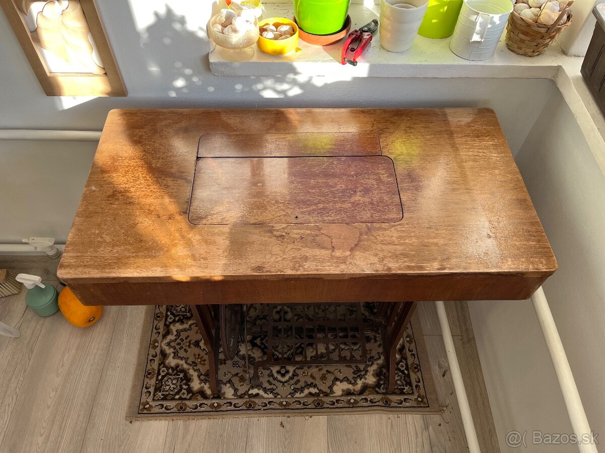 Šijací stroj LADA - 3