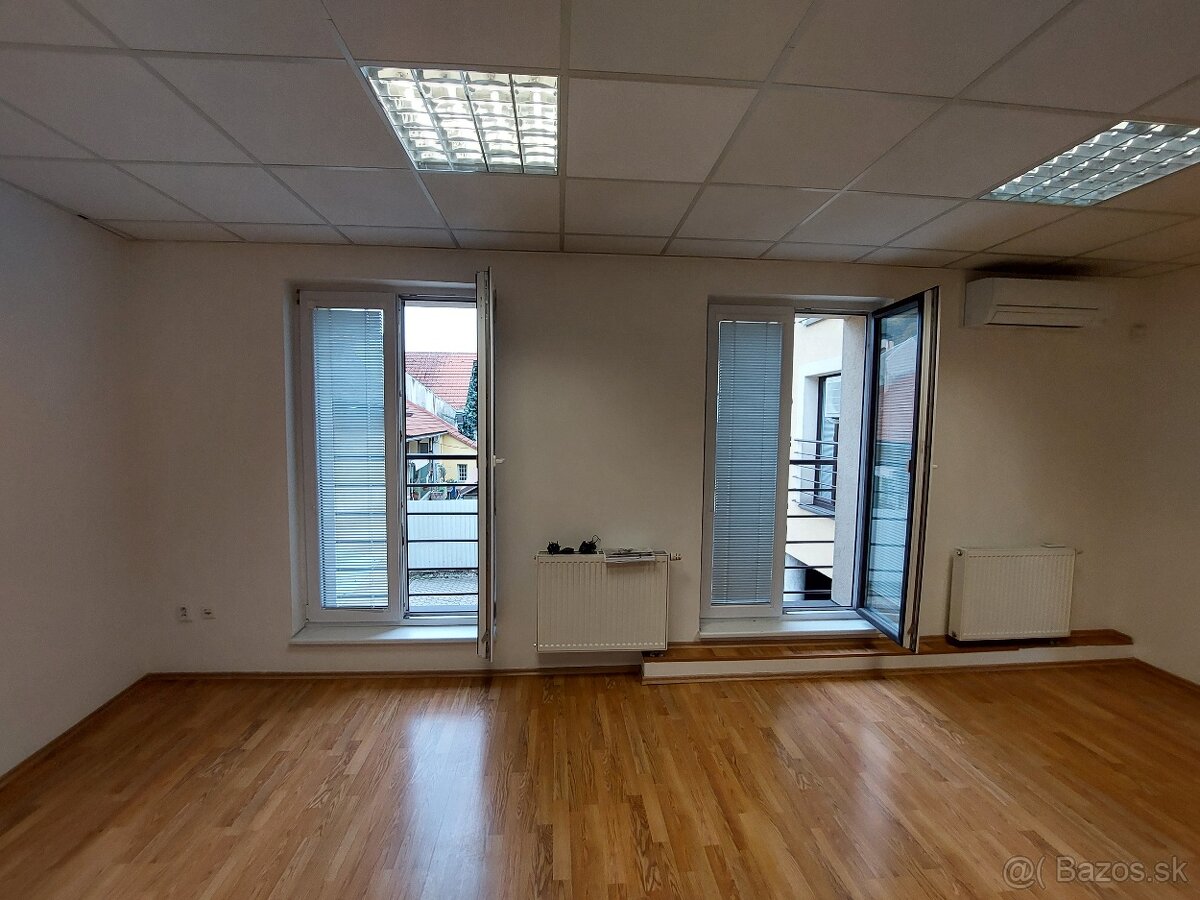Prenájom kancelárske priestory od 20m2 pri Europe BBystrica - 3