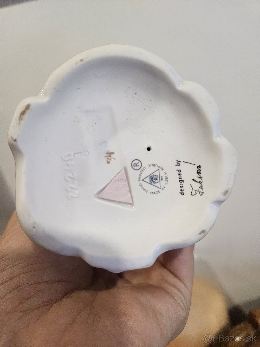 Porcelánova soška - pánko s kvetinkou -Royal dux - 3