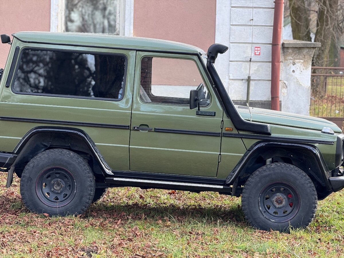 Predám Mercedes Benzín G 300 TD - 3