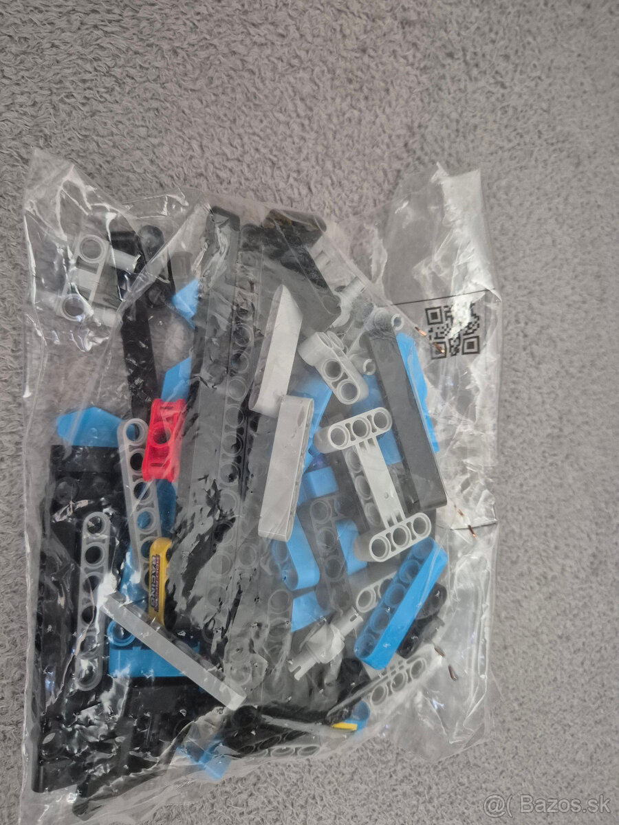 LEGO Technic 42095 na diaľkové – RC Stunt Racer - 3