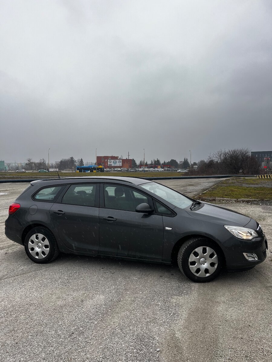 Opel Astra Sport Tour - 3